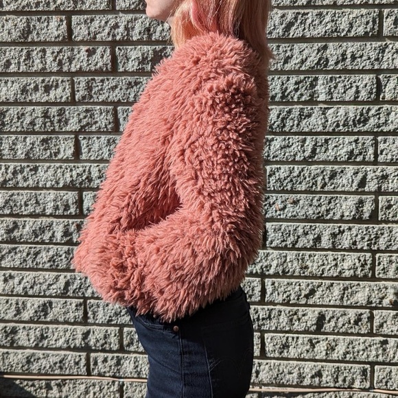 Billabong Faux Fur Teddy Jacket in a Dusty Pink Color, size M has pockets!! - Picture 2 of 9